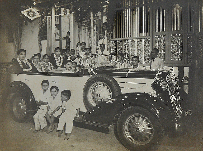 Old Photo - Wedding Couples In Vintage Car Chennai 1956