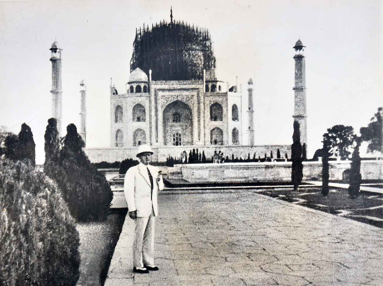 Taj Mahal Disguised In WWII Bombing, 2 Photos 1942 